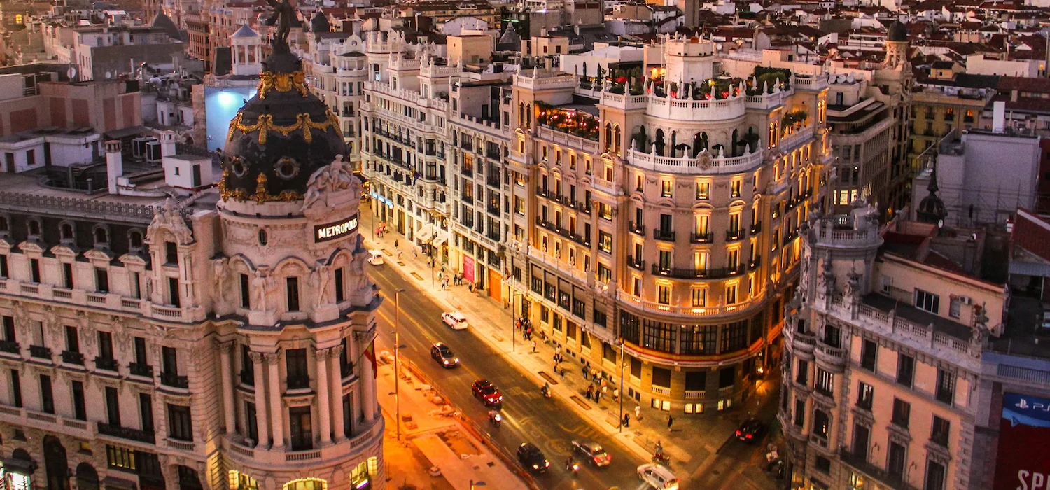 Imagen fondo página Contacto de BRS Global Mobility